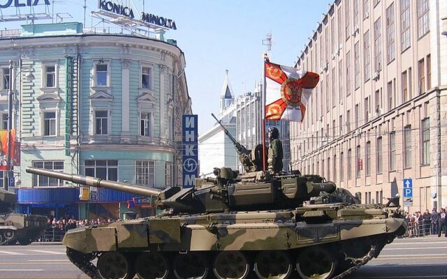 Czołg T-90, próba przed Paradą Zwycięstwa w Moskwie, 2008/Vovan/CC BY 3.0