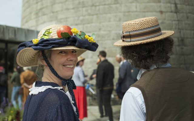 Uczestnicy Festiwalu Bloomsday 2022, Sandycove . Fot. Tomasz Szustek / Studio 37