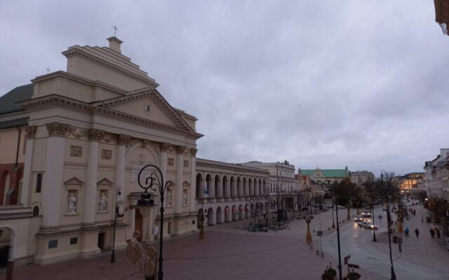 Widok z balkonu Radia Wnet, 17.11.2022 r., 7:00 | fot.: Kamil Kowalik