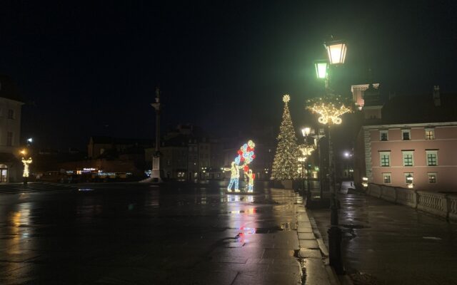 Plac Zamkowy w Warszawie, 27.12.2022 r., 06:40 | fot. Ksenia Parmańczuk