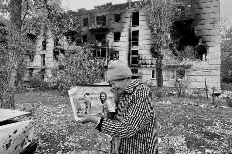 Siewierodonieck, Ukraina, 2022 r. fot. fot: William Nessen, archiwum prywatne Kuby Stasiaka ( www.instagram.com/czarneowcekuby/ ).