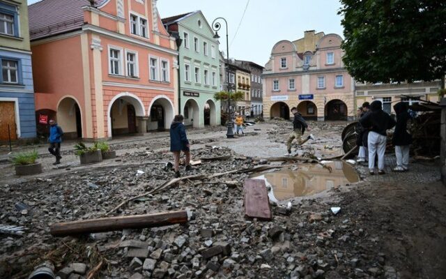 Lądek-Zdrój po przejściu powodzi / Fot. X