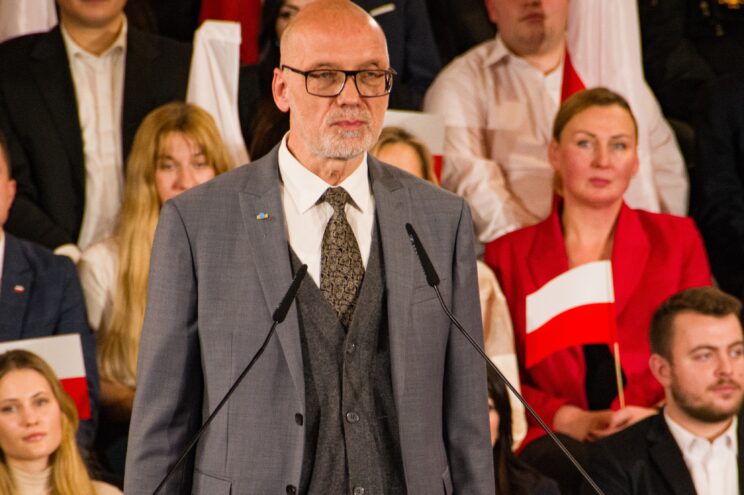 O istnieniu Komitetu i liście nazwisk na niej dowiedziałem się wieczorem w sobotę. Listę dostałem do ręki od premiera Glińskiego bezpośrednio przed spotkaniem w Sokole. Organizował ja premier Gliński z marszałkiem Kuchcińskim. Nie jestem żadnym przewodniczącym owego Komitetu, a tylko jego członkiem, którego premier Gliński poprosił o wystąpienie. Teraz zgłaszają się do mnie zasłużeni ludzie, którzy na pierwotnej liście się nie znaleźli. Zadzwoniłem więc do premiera Glińskiego z prośbą, by wskazał osobę, która będzie miała moc dopisywania kolejnych nazwisk do listy. Podał mi nazwisko swego asystenta, pana Burzyńskiego. - profesor Andrzej Nowak