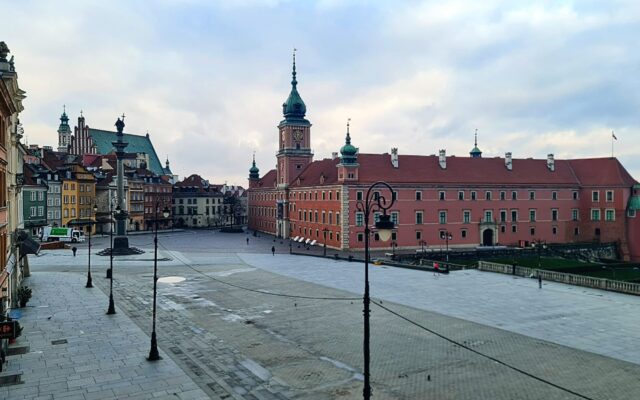 Stare Miasto o poranku. Widok z redakcji Radia Wnet l fot. Radio Wnet