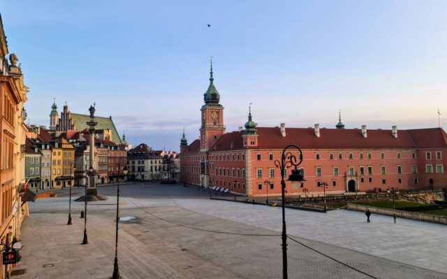 Stare Miasto o poranku. Widok z redakcji Radia Wnet l fot. Radio Wnet