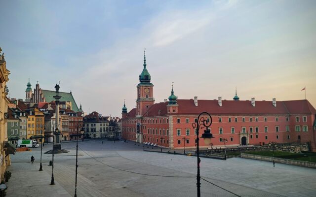 Stare Miasto w Warszawie o poranku l fot. Radio Wnet
